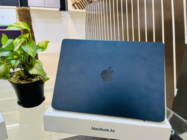 MacBook Air 13-inch (M2 chip)