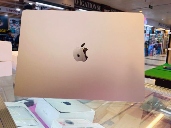 MACBOOK AIR 15 M2 8GB RAM 256GB SSD (with box)